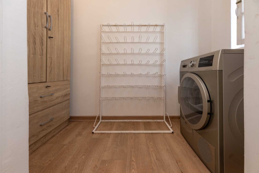 2 Bedroom Property for Sale in Sea Point Western Cape